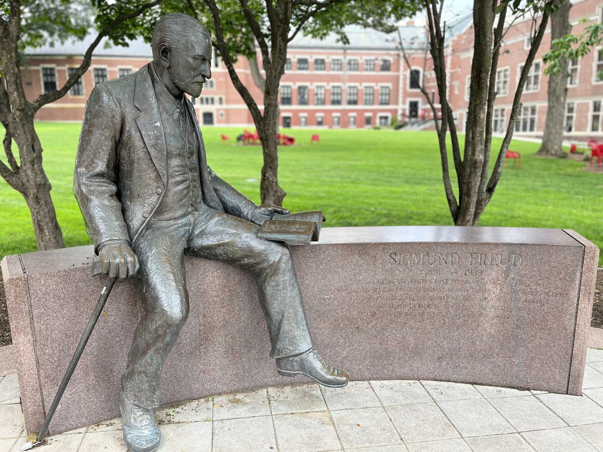 GMHS_psych's tweet photo. Grateful to be at @ClarkUniversity this week 🧠 #psychology #groveport https://t.co/UIp3RPd7lN