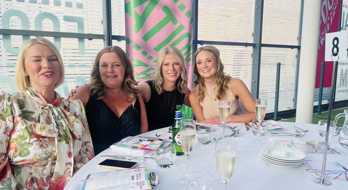 Karen Holden tweet media