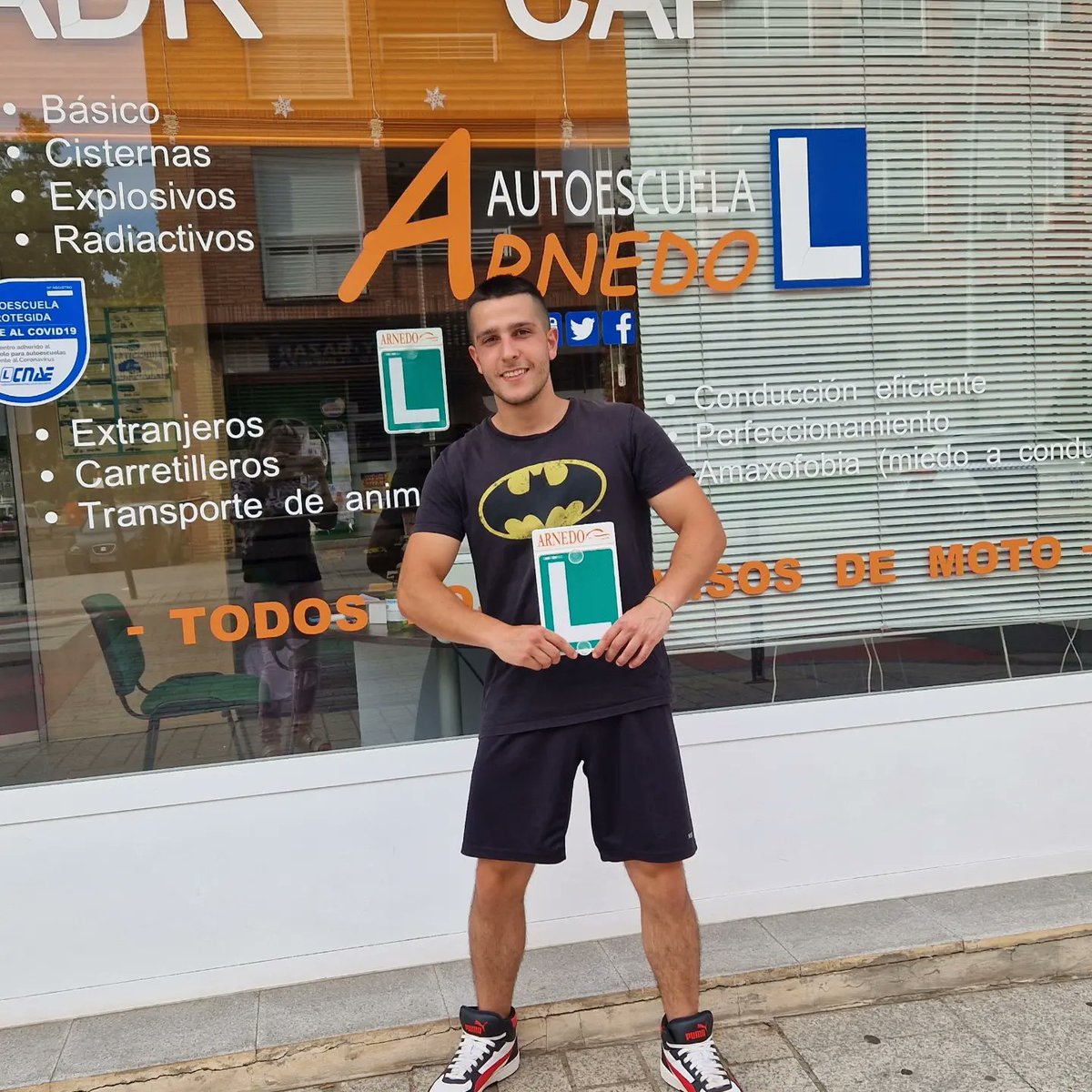 Aupa Jeidy y Pedro a conducirrrrrrr 🚗🌫😁👏🫶🧡.Los dos aprobados el mismo día, pura coincidencia😀😂.