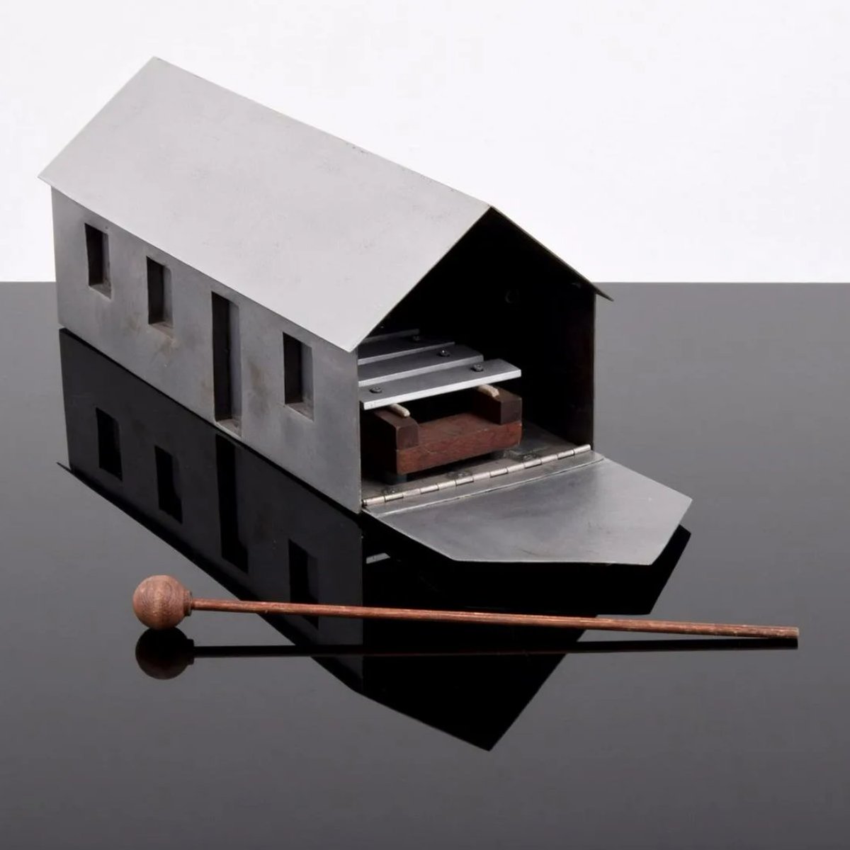 MichaliGallery's tweet photo. Louise Bourgeois (1911-2010), "Easton, Connecticut, USA", 2001, steel and wood sculpture, initialed LB and numbered 2/6, 7.25 x 16.75 x 7.5 in.
Available at Michali Gallery
👁To view more works, please visit our website. #louisebourgeois #sculpture #art #yayoikusama #womenartists https://t.co/Gr9XELBDve