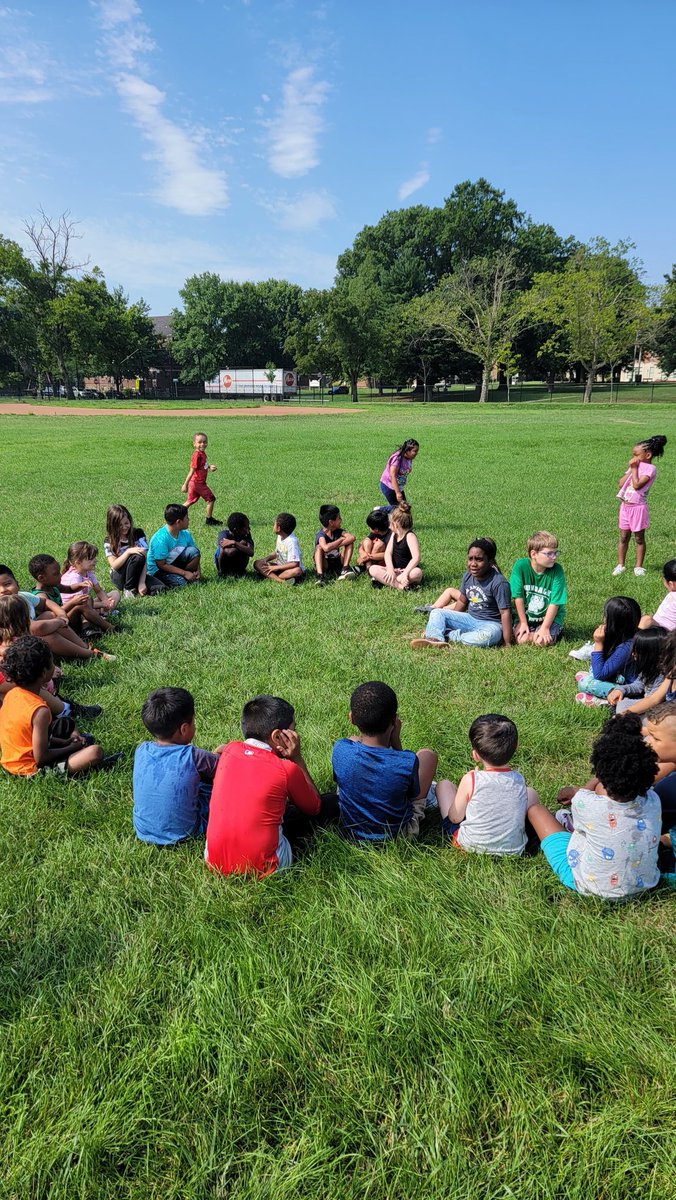 TeamDundalkES tweet media