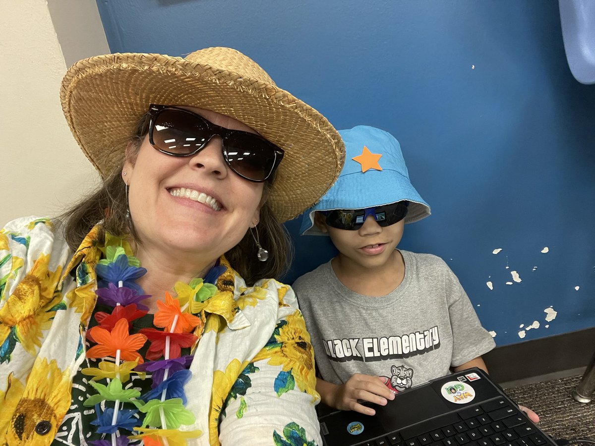 KinderMrsWhite's tweet photo. Another amazing summer of Camp Summit has come to a close @campmillsap! Lots of learning, reading and even a little fun! Thanks @edwards_latish for being a great principal and for a tasty treat! Happy summer! @BlackBearkats #bearkatbest #cfisdspirit https://t.co/9ZpHwpFVjf