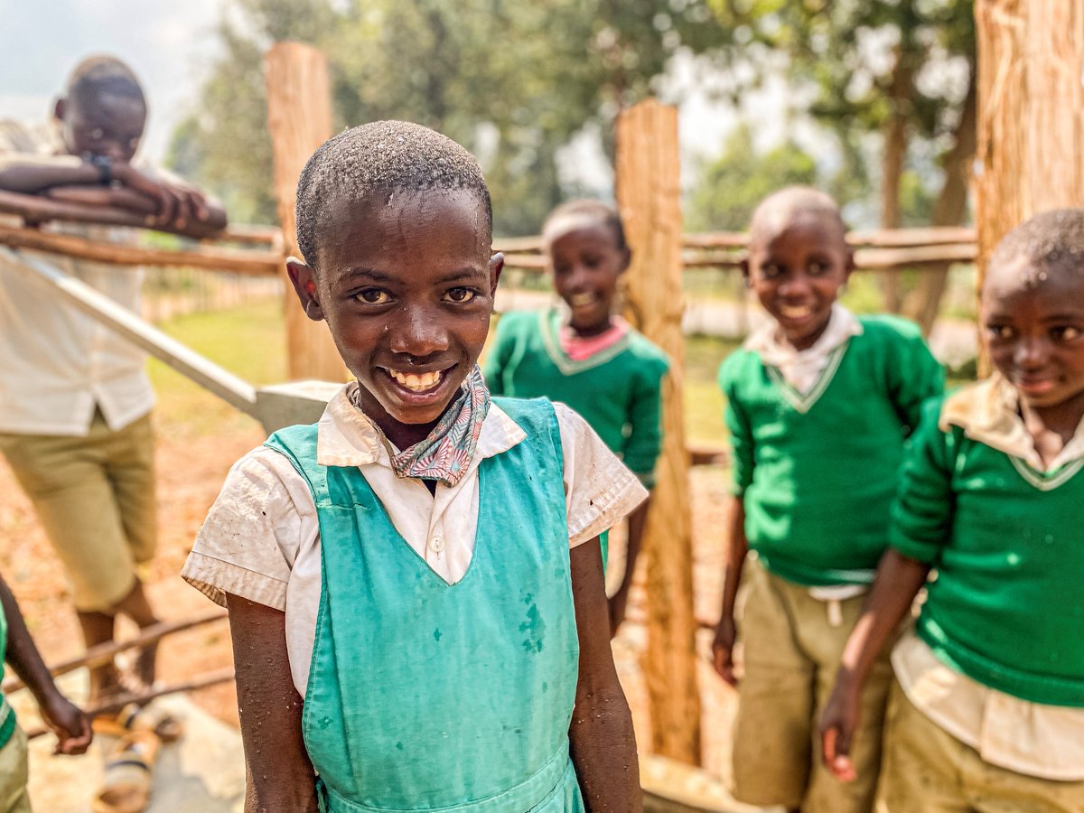 wellsoflife's tweet photo. Meet Maria, a young student from a rural village who now has access to clean water thanks to Wells of Life. With clean water, Maria's health has improved, and she can attend school regularly. Her future is brighter than ever before. 💧✨ #ImpactStory #CleanWaterTransformation https://t.co/txCwU9sFsR