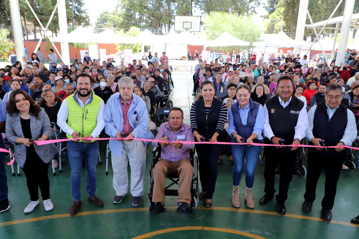 Bren_Alvarado's tweet photo. Como parte del programa Comunidad Fuerte EDOMÉX, entregamos apoyos funcionales a personas en condición de pobreza y con discapacidad física-motriz, con el objetivo de mejorar su calidad de vida. https://t.co/bVouKnKRrL