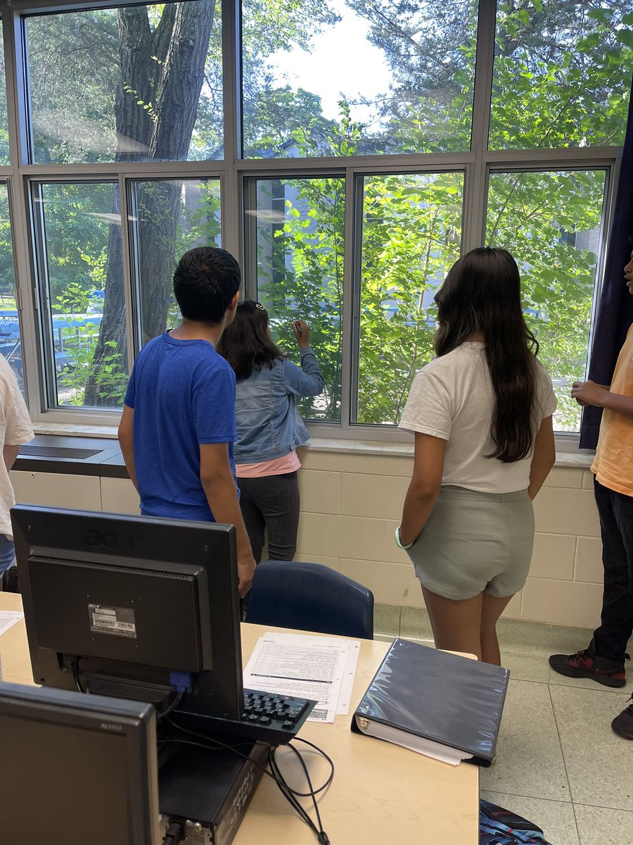 msrrusso's tweet photo. Today was all about collaborating ideas! It was great to see everyone working well together. Some great brainstorming happen! 🧐🤔💭#ReachingAhead https://t.co/mzu85IJHIz
