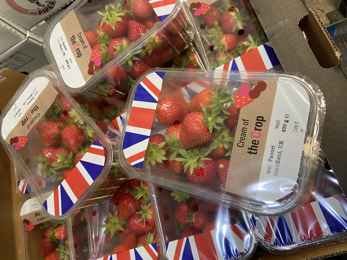 HGWalker1's tweet image. ‘Cream of the crop’ when it comes to British produce. Stunning English cherries, strawberries and blueberries a few of the highlights today