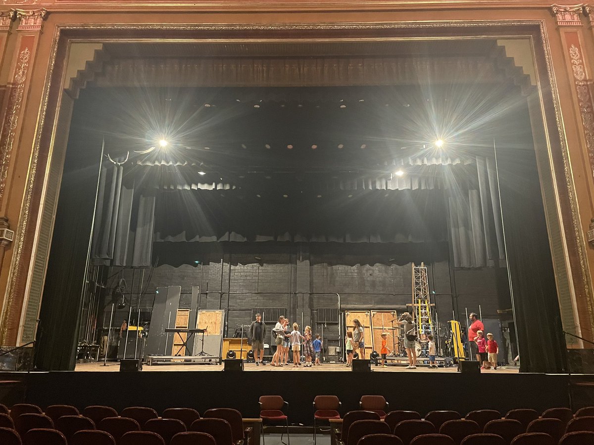 How lucky are these kiddos? 

The Ohio County Public Library has taken its summer reading program all over Wheeling! 

They let <a href="/WTRF7News/">WTRF 7News</a> tag along on the new OVRTA / EORTA trolley to The Capitol Theatre for a tour. 

Check it out —> wtrf.com/news/good-news…