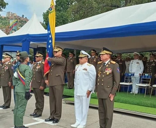 ServiciosMPPDVe's tweet photo. Hoy nuestro Sistema de Salud Militar se honró al realizar la Graduación de 390 Oficiales Asimilados,Técnicos y Tropa Profesional de la IV Cohorte del Curso Especial y Extraordinario de Formación en Ciencias de la Salud de la Fuerza Armada Nacional Bolivariana #UniónRevolucionaria https://t.co/3T8dAlDiwd