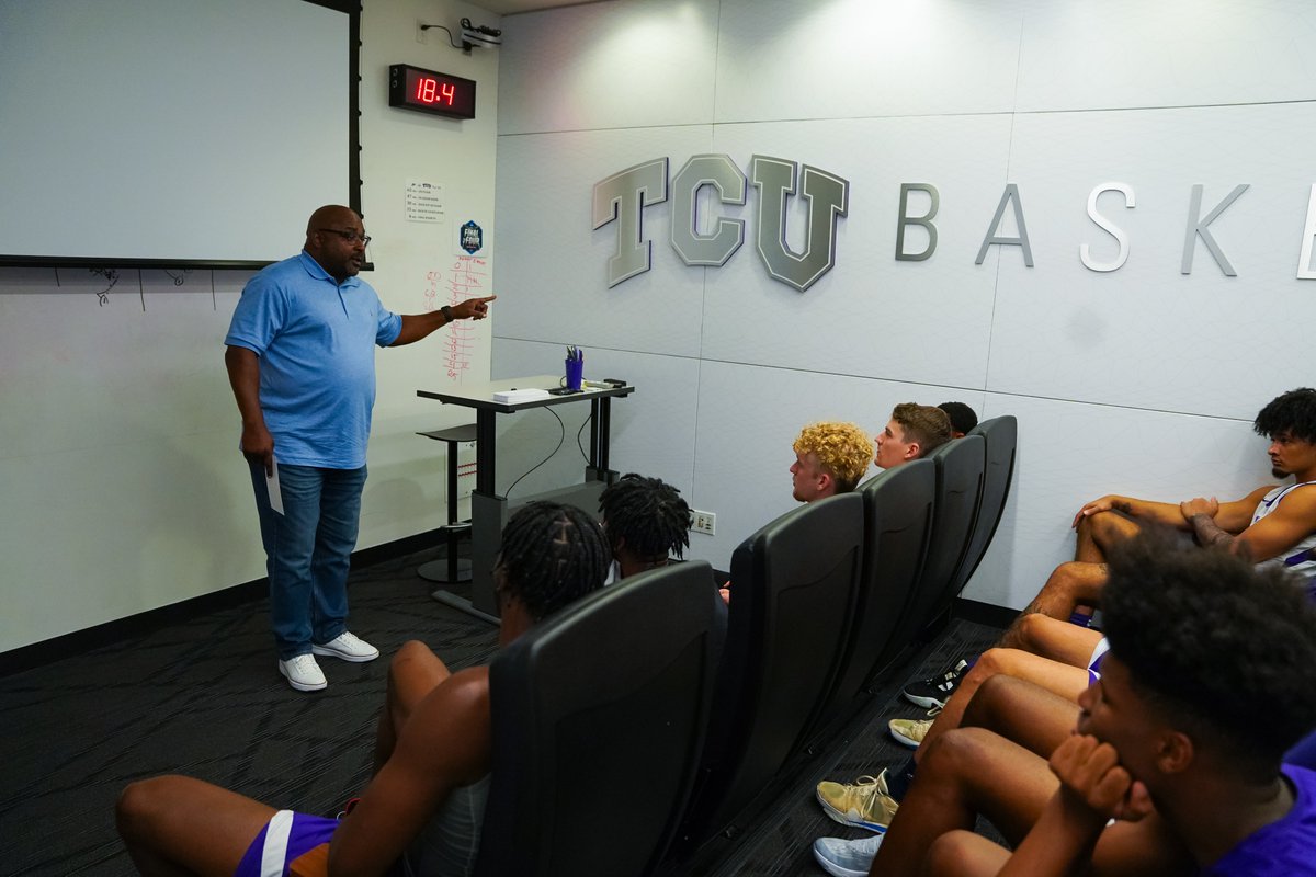 TCUBasketball's tweet image. Huge thanks to @hedake_44 for coming and sharing his story.

#GoFrogs
