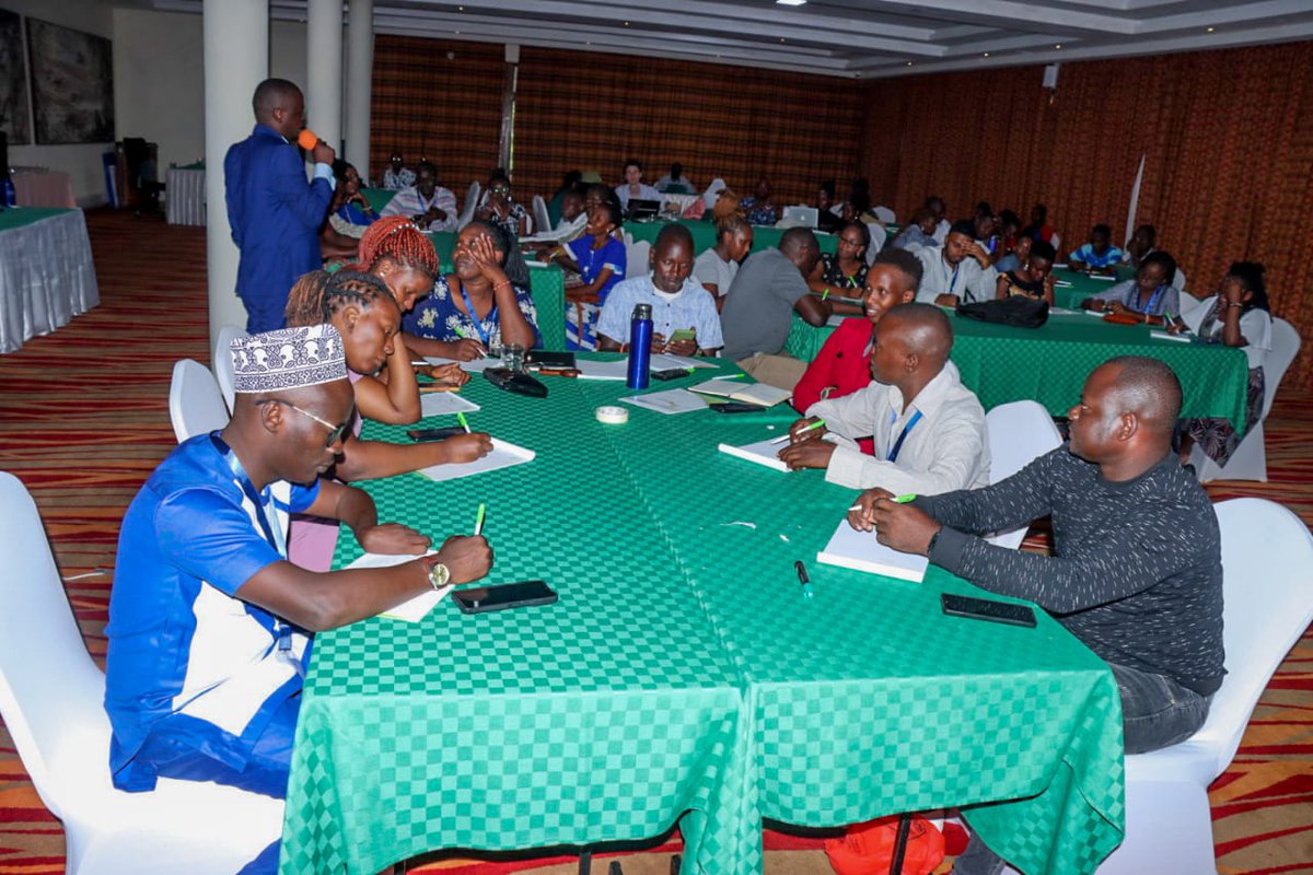 Negotiations on climate change action plan now this are youths representing different counties trying to come up with a nationa climate change action plan  #CCAPThreeYouth <a href="/Jumuisha_Ke/">Jumuisha Initiative</a> @environment_ke <a href="/giz_gmbh/">GIZ</a> <a href="/UNICEFKenya/">UNICEF Kenya</a> <a href="/EnviClimateC_Ke/">State Dept For Environment & Climate Change</a>