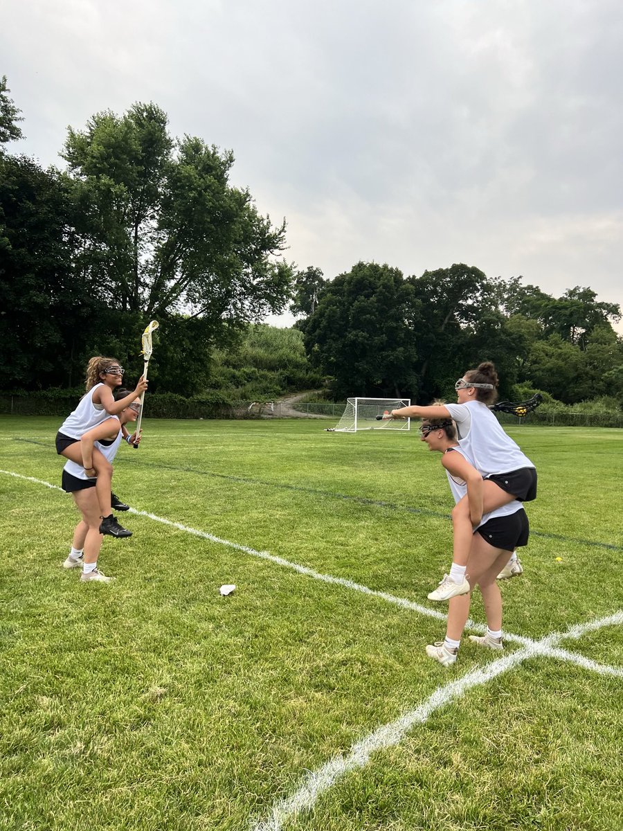 surgelaxclub's tweet image. Getting creative with our stick work at last nights practice! 😎

#surgelacrosseclub #stickwork #lacrosse #summerlax #summerseason #clublax