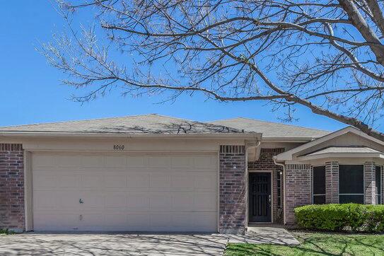Amazing 3 bedroom, 2 bathroom house. Amenities included: dishwasher, hardwood floors, updated kitchen, and washer dryer. Many Utilities included: A/C, Central Heat, Trash, Cable and is pet. located at:8056 Cannonwood Dr,