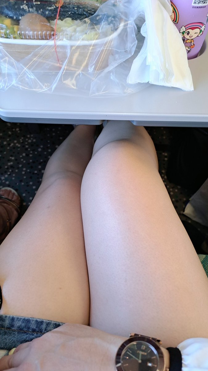 #北漂北漂囉～兩天一夜匆忙行程趕趕趕～晚上有人要約約吃飯嗎🤭🤭🤭
（#愛心留言+#轉推+#跟隨💕
#大奶
#原味
#離婚熟女
#地方媽媽 https://t.co/zW5JriQ9fi