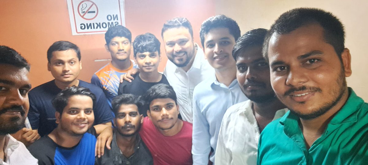 BJPSTUDENT_CELL's tweet photo. @narendramodi जी सेवा, सुशासन और गरीब कल्याण के ९साल की पूर्णता पर भाजपा युवा मोर्चा अंर्तगत भाजपा युवा मोर्चा विद्यार्थी आघाड़ी द्वारा नव मतदाताओं (१८ वर्ष पूर्ण) से चाय पे चर्चा की सुरआत वार्ड १८० (सायन कोलीवाडा विधानसभा) से किया गया.. https://t.co/keM0RQaGVL