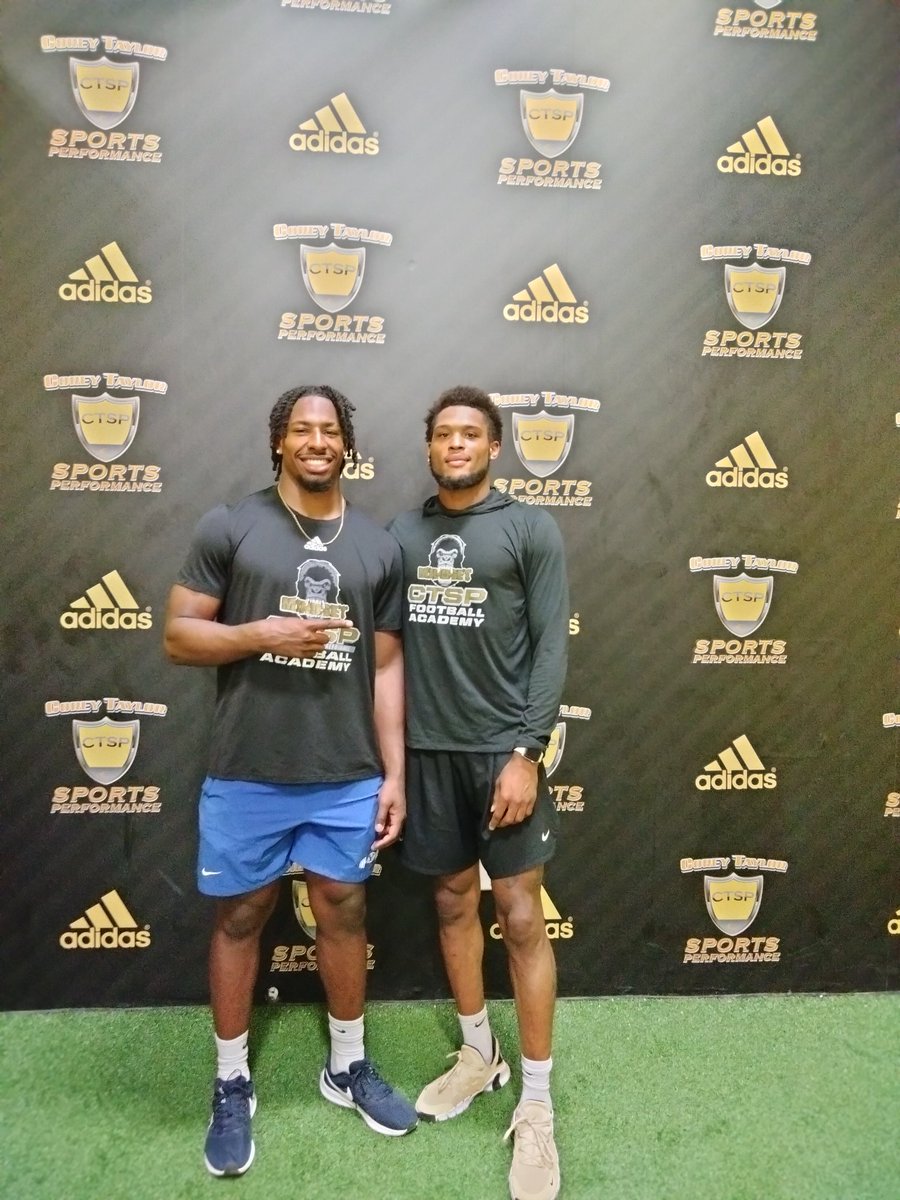TeamCTSP's tweet photo. The real ones come back home for that work!! @theaidanrobbins @mw_agent
#trainhungry #Heismantrophy #nextlevel #dreamchaser #mindsetiseverything https://t.co/H1L7oMxKd4