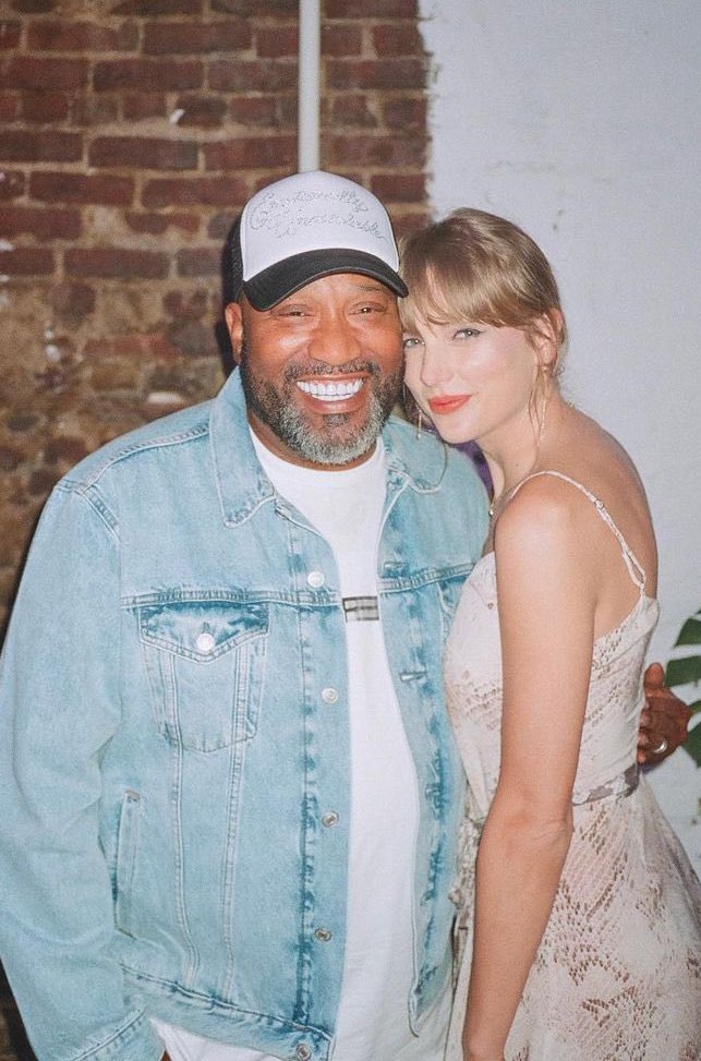 📸 | New photos of Taylor Swift at <a href="/questlove/">?st</a>’s party in NYC