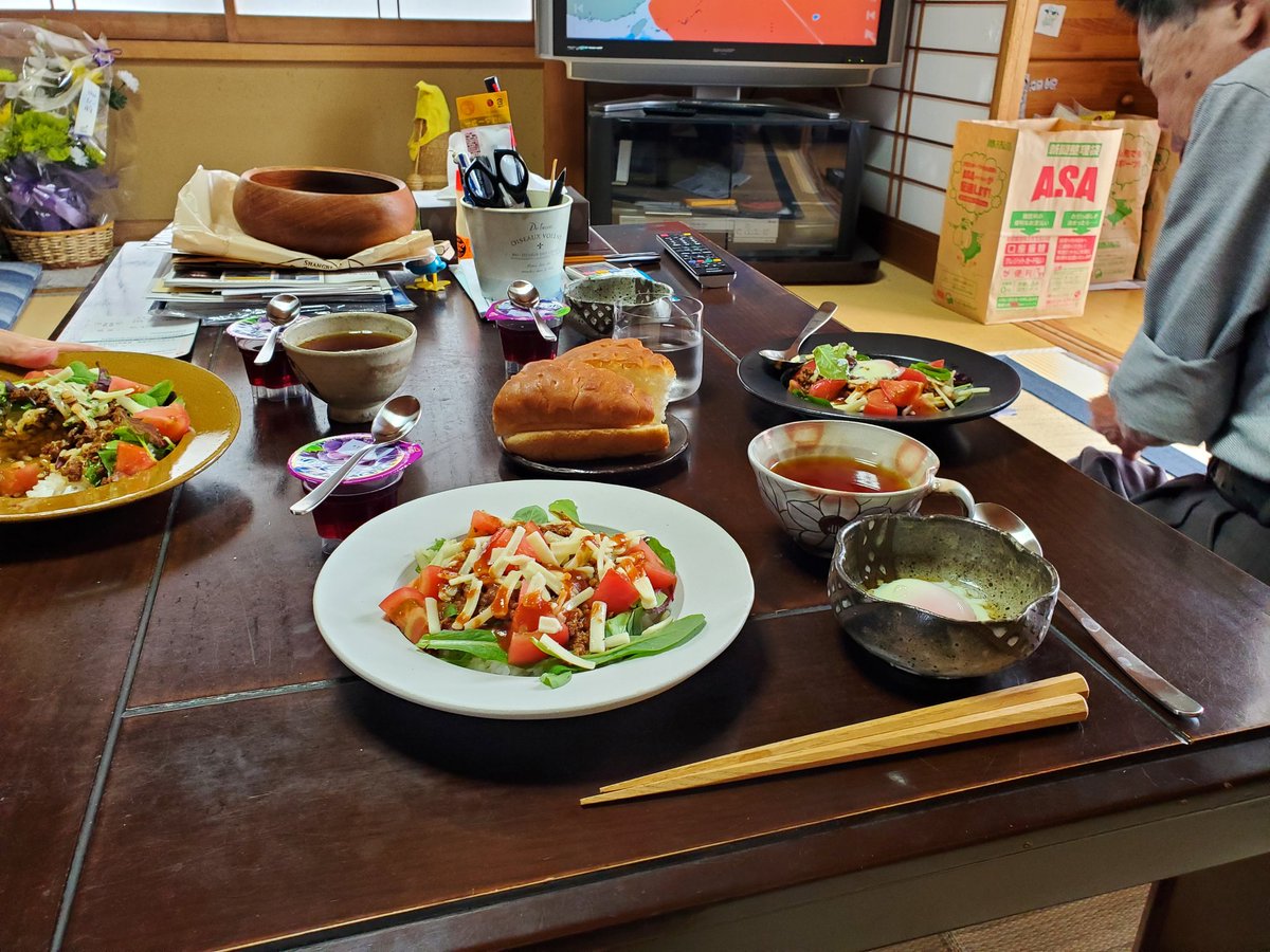 sunaga_kento's tweet photo. #じいと昼飯 https://t.co/YjlDnPhKVe