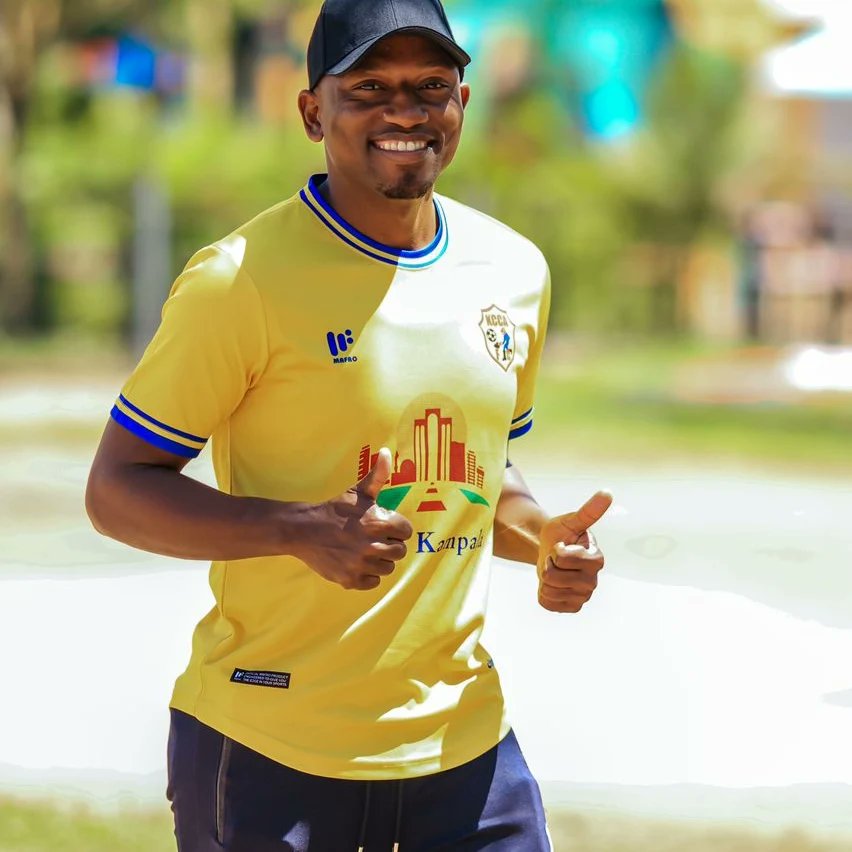 The football season is nearing a return, how excited are you? We never let the break dumped our moods, because "foras" every Friday is #WearYourLocalJersey 

Share your excitements