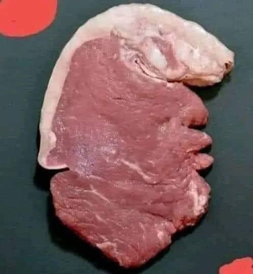 wesley1411's tweet photo. Why does this steak make me want to vote republican https://t.co/D754CBQ5f8