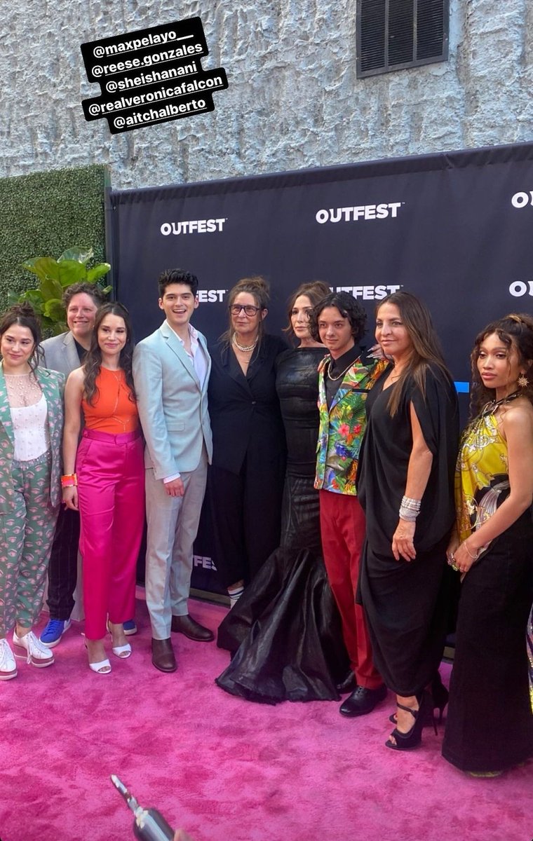 arianddanteupd's tweet image. ✨️ ¡El cast en la alfombra roja del Outfest en LA! — vía instagram de @/donnalisa00 #OutfestLA #Outfest  #AriandDanteMovie
