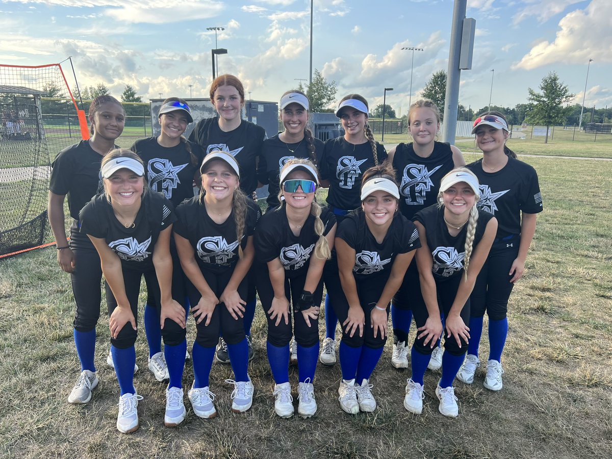 Started the <a href="/SavvyTourneys/">Savvy Softball</a> Elite Summer Shootout with a W! Keep it going tomorrow ladies. <a href="/coachkt53/">Katie Townsend</a> <a href="/ejonesrockchalk/">Eric Jones - Select Fastpitch</a> 🔥👑🥎#selectlife #bunts&amp;bombs