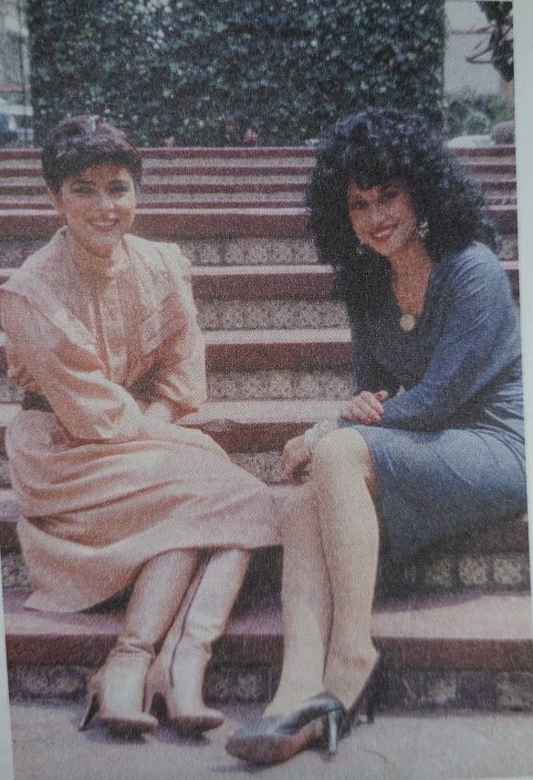 Cuando en una foto se te reinicia la vida !!!!! Las 2 mujeres que m han marcado la vida !!!! Dos seres llenos de talento que cada una a su manera ha hecho historia!!!
Si y Si les amo a ambas ,quien dijo q no se puede ?? 
Y la 🧀 
#AngelicaAragon 
#VictoriaRuffo 
#LaFiera 
#Ojos