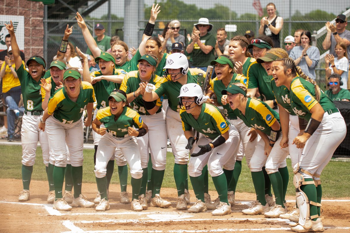We had a lot of Postseason Pride, sending 8 programs to NCAA competition!🏁
🏃‍♂️Men's Cross Country WON the Central Region Championship
🏀 Women's Basketball advanced to the sweet 16
⚾️🥎 Baseball AND Softball hosted Central Region Championships - one of TWO schools this year