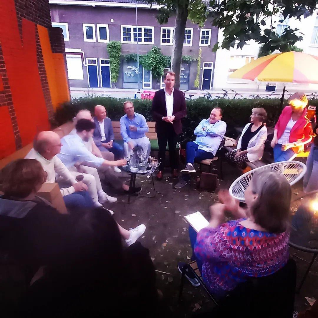 D66 's-Hertogenbosch (@d66denbosch) on Twitter photo Gisterenavond luidden we met onze leden de zomer 2023 in in de @verkadefabriek. ☀️🏖
Tweede Kamerleden <a href="/RensRaemakers/">Rens Raemakers</a> en <a href="/HansTeunissen/">Hans Teunissen</a> spraken over hun ervaringen van de afgelopen week en jaren.
Op naar een mooie zomer! 💚
#denbosch #shertogenbosch #rosmalen #teamd66 Gisterenavond luidden we met onze leden de zomer 2023 in in de @verkadefabriek. ☀️🏖
Tweede Kamerleden <a href="/RensRaemakers/">Rens Raemakers</a> en <a href="/HansTeunissen/">Hans Teunissen</a> spraken over hun ervaringen van de afgelopen week en jaren.
Op naar een mooie zomer! 💚
#denbosch #shertogenbosch #rosmalen #teamd66