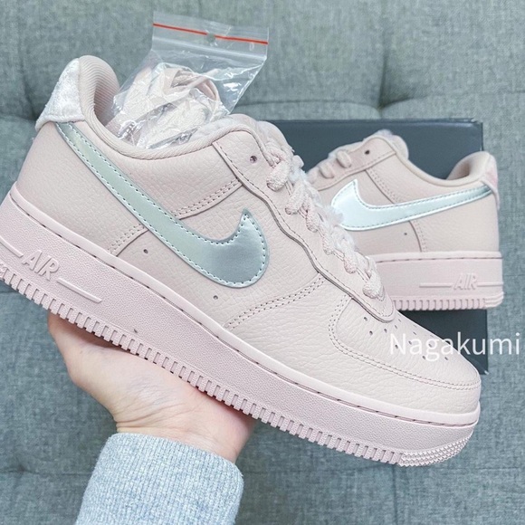 platnyms's tweet photo. So good I had to share! Check out all the items I'm loving on @Poshmarkapp #poshmark #fashion #style #shopmycloset #nike: https://t.co/zlLkEkP9Jy https://t.co/Bv4RGH5oeO