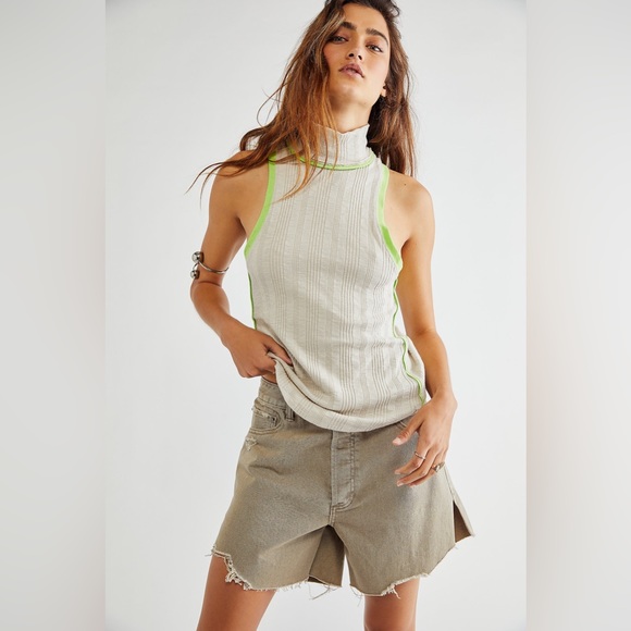 scanlandous's tweet photo. So good I had to share! Check out all the items I'm loving on @Poshmarkapp #poshmark #fashion #style #shopmycloset #freepeople #nextlevelapparel #philosophy: https://t.co/v2RM6DaDaE https://t.co/6ZKNUIkA1u