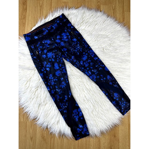 redruby40's tweet photo. So good I had to share! Check out all the items I'm loving on @Poshmarkapp from @Truebloodranda4 #poshmark #fashion #style #shopmycloset #lululemonathletica #ugg #puma: https://t.co/lNomlUgGSW https://t.co/qxO0TX9Bvo