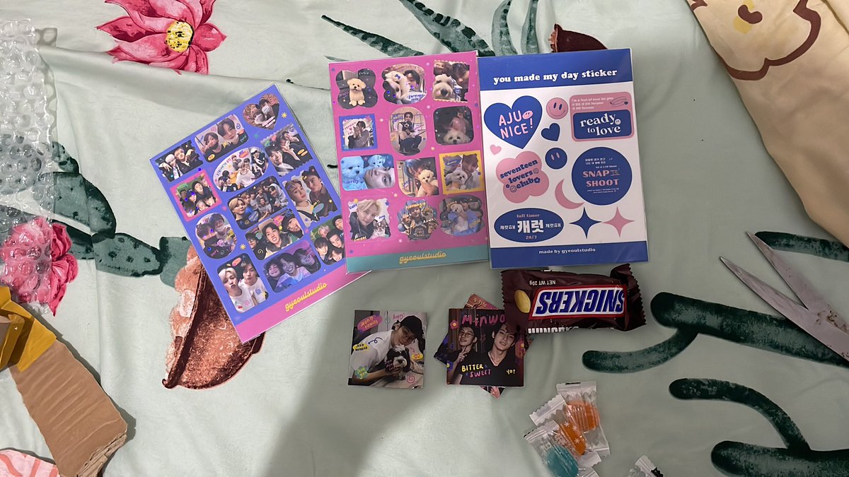 Lucu lucu dan selalu fast response. Emg cuman <a href="/gyeoulstudio/">겨울 studio</a> maaci loh bebb 🥰🥰