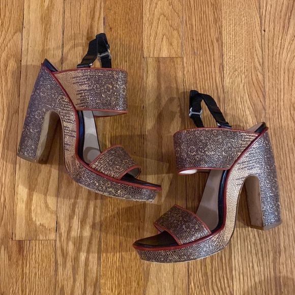 So good I had to share! Check out all the items I'm loving on <a href="/Poshmarkapp/">Poshmark</a> #poshmark #fashion #style #shopmycloset #michaelmichaelkors #counterparts #driesvannoten: posh.mk/eC5UZ29UpBb