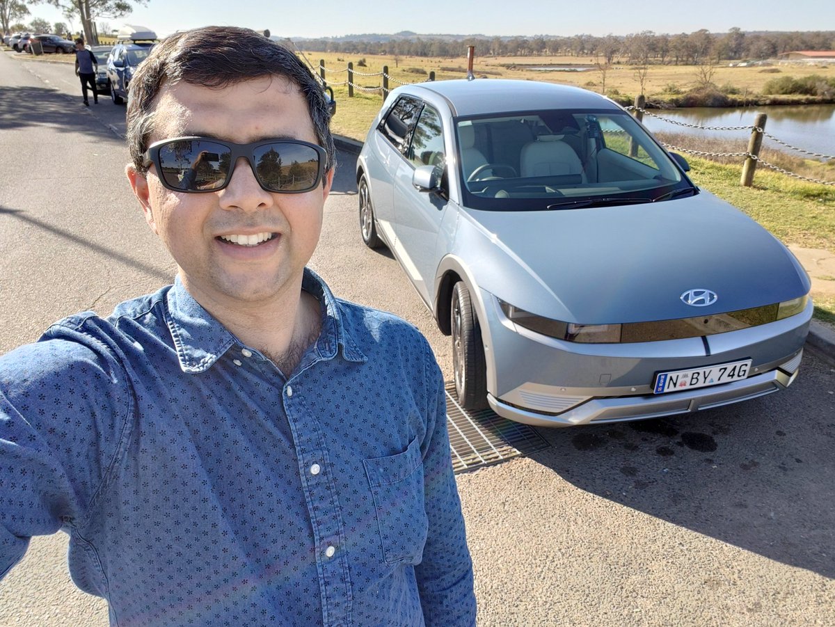 neerav's tweet photo. @BridieEV @techAU @WordPress High 5 @BridieEV . Hi from Hume Highway rest stop #ioniq5 #dynamiq https://t.co/TPiTrNNEA2