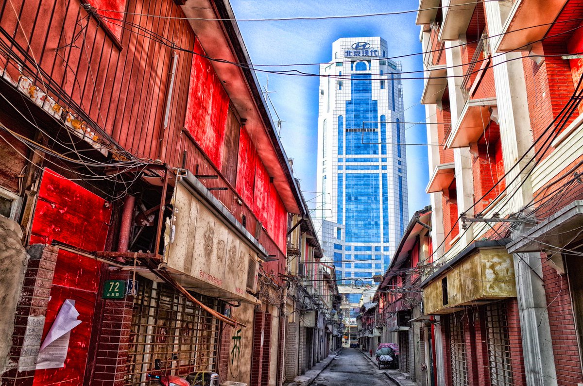 #Shanghai #上海 #ストリートスナップ #写真 #streetphotography #foto #colorful #赤い街 #街 #中国 #China #deserted #上海街景 #Alley #旅 #路地裏 #backstreet #風景 #photography #buildingphotography #散歩 #GR #stroll #閑散 #高層ビル #streetsnap R0010974-111