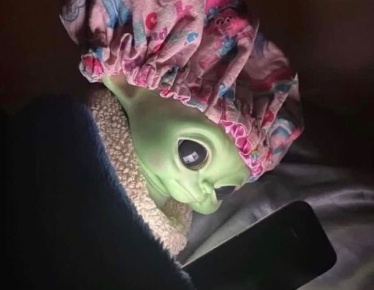 "Preciso ajustar meu horário de sono"
eu às 3 da manhã: