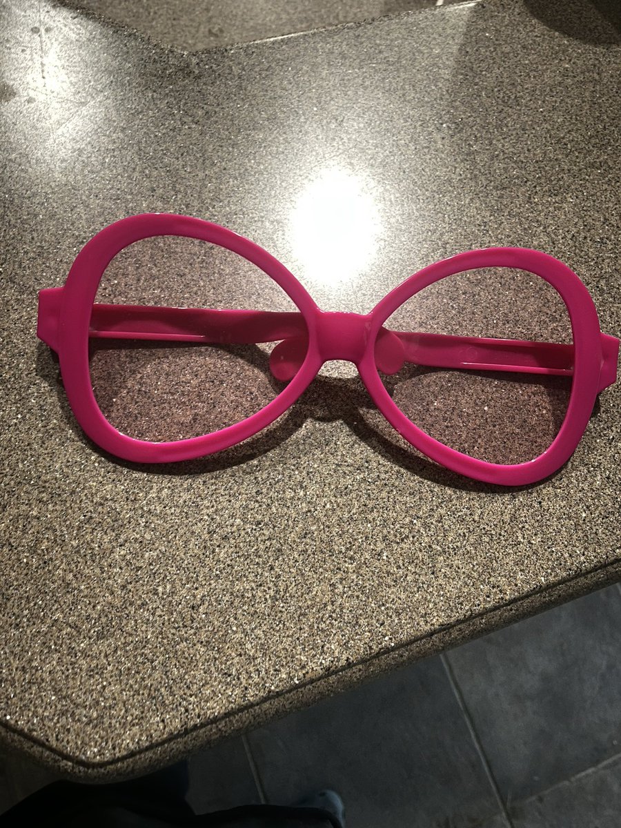 Another fun purchase that I bought at Walmart! Give me some fun ideas to where I can pull these JUMBO glasses out for? 🤓#makinglearningfun #teachersoftwitter