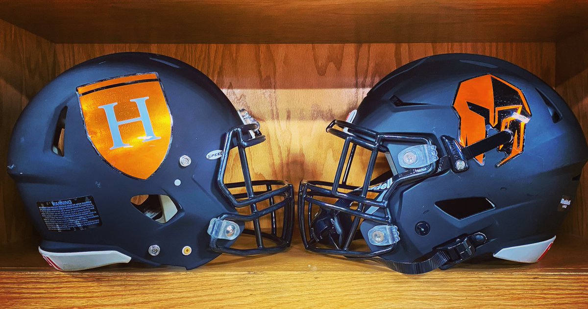 🟧 Hit that Like for the Left❕ ⬛️ Retweet for the Right❕ Let’s see who wins 👀👀 ⁦@HendrixFootball⁩