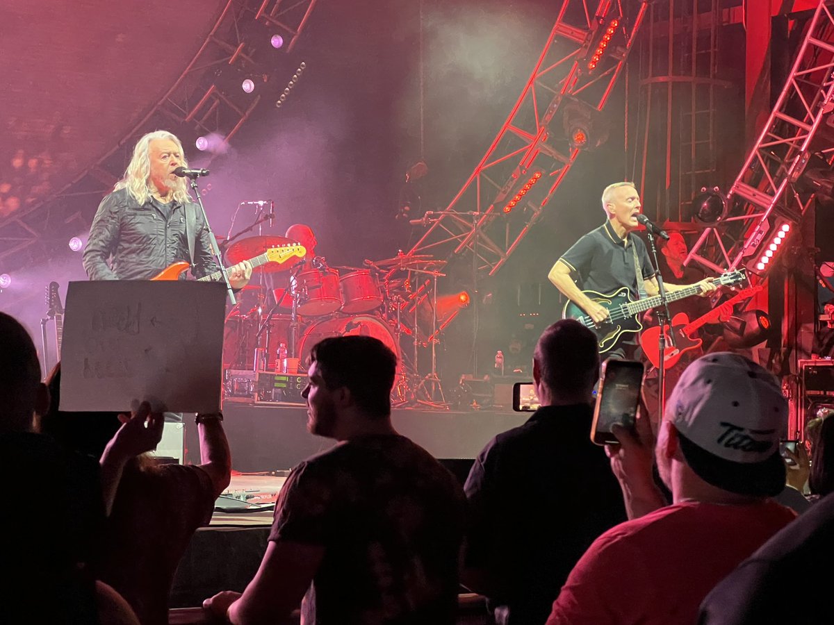 SheilaKing2513's tweet photo. @tearsforfears Franklin Tennessee https://t.co/UCVa2lMJUG