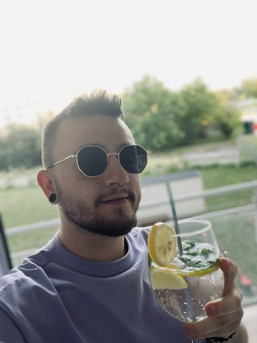 Krugiol's tweet photo. Cheers!
.
.
.
.
.
.
#Polska #Poland #polishboy #polishgay #gay #polishman #LGBT #pride #photooftheday #boy #man #poznań #gayboy #gayman #handsomeboy https://t.co/I7gtjSusoW