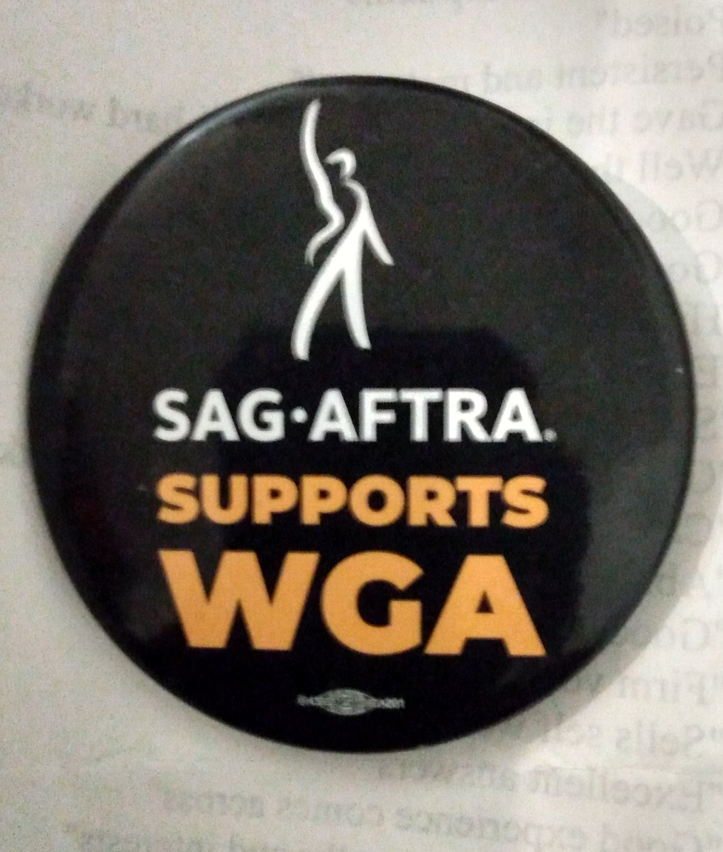 Theauntsavant's tweet image. #SupportWGAstrike #WGAstrike @WGAEast @WGAWest #NoWritersNoShows #SAGAFTRA @sagaftraEast #SAGAFTRAStrike @sagaftranews @frandrescher 
The greed is one-sided. #SupportSAGAftra 
@SAGAFTRANY