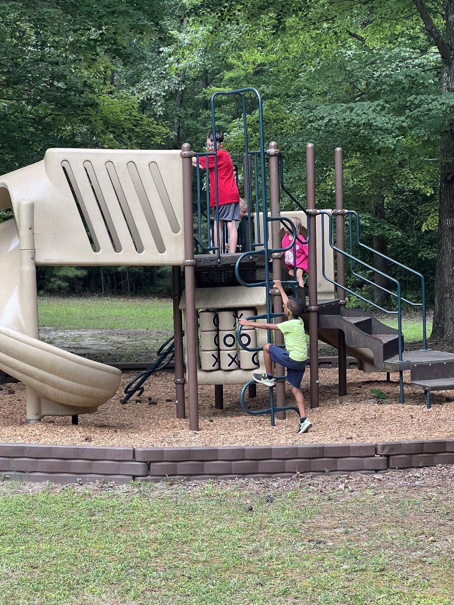 KhristaBrownlee's tweet image. We didn’t get many pictures because Mr. @ShiningStarAP and I were engaged with families and played volleyball (parents and kids). We are truly thankful for all of the families that joined us. Can’t wait for the school year to start! #SHININGSTARS #WMES