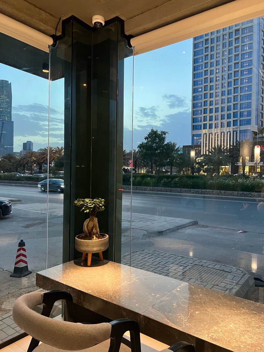Golden_Places's tweet photo. Calibrated Coffe Roasters 
قهوة ومحمصة تتميز بإطلالة جميلة 😍🌃
📍| الرياض https://t.co/FQEidfY7TP