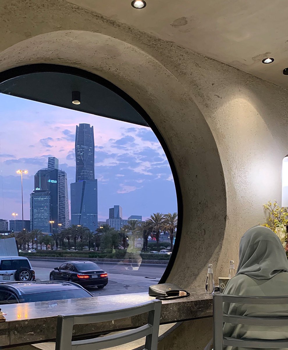 Golden_Places's tweet photo. Calibrated Coffe Roasters 
قهوة ومحمصة تتميز بإطلالة جميلة 😍🌃
📍| الرياض https://t.co/FQEidfY7TP