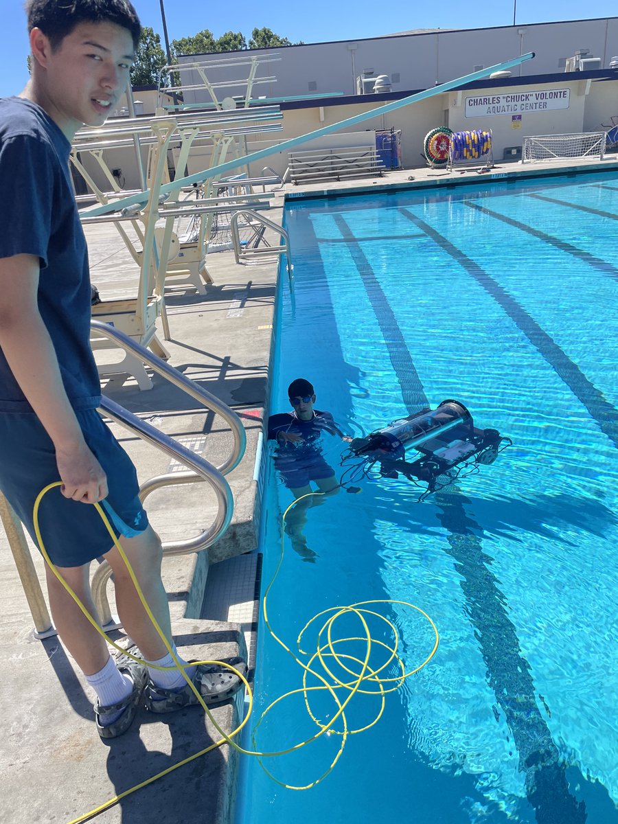 AVBotz's tweet image. Day 39: Pool Test w/ props

Photo 1: Getting Marlin ready 
Photo 2: Marlin in action! We were able to get more pics of props today. 
Photo 3: Mechanical team working on fixing props Photo 4: Software team working on labeling images and debugging AHRS  

See you tomorrow!!