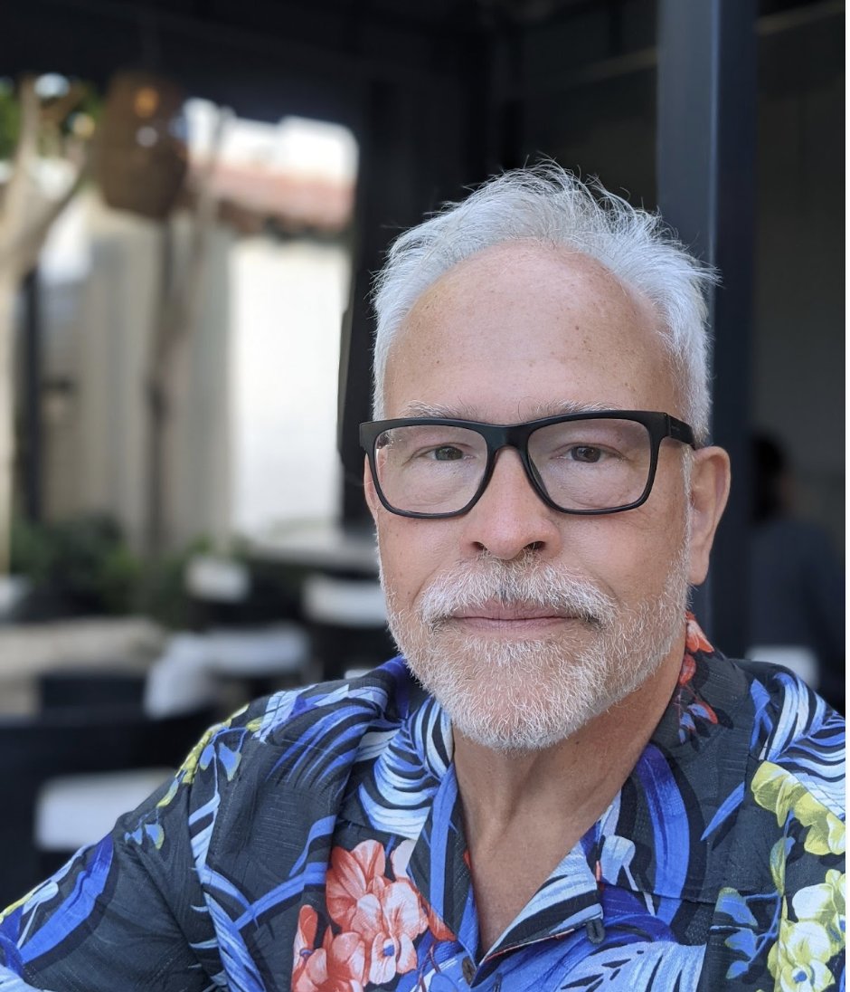 FastlyJapan's tweet image. Principal Software EngineerのTom ChappellにFastlyで働く魅力について聞いてみました🎤

👨「一緒に働く『人』です。チームの皆はとても賢く親切です。毎日心が弾むような気持ちで仕事をしています。」

私達と一緒に働きませんか？詳細はこちら✨
fastly.com/jp/about/caree…

#LifeAtFastly