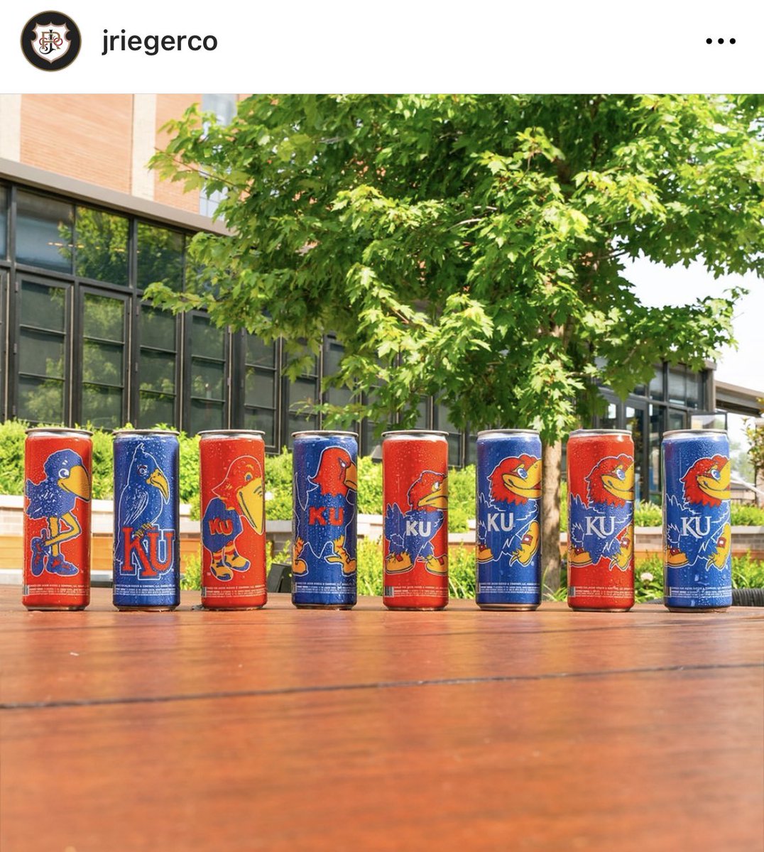 dillondavis3's tweet photo. J Rieger (@JRiegerCo) just released another KU-themed drink today via their Instagram. It's their first-ever, ready-to-drink canned cocktails featuring a "Beak Em' Berry" flavored and lemon flavored vodka soda. 

Available in KS &amp; MO retail stores soon! #RockChalk https://t.co/ZPhD4TIcip