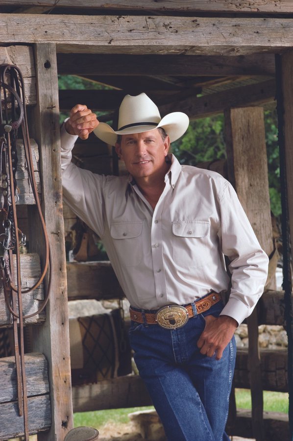 Saddle up! What George song will be the soundtrack to your roping and riding today? 🤠

📸: Terry Calonge