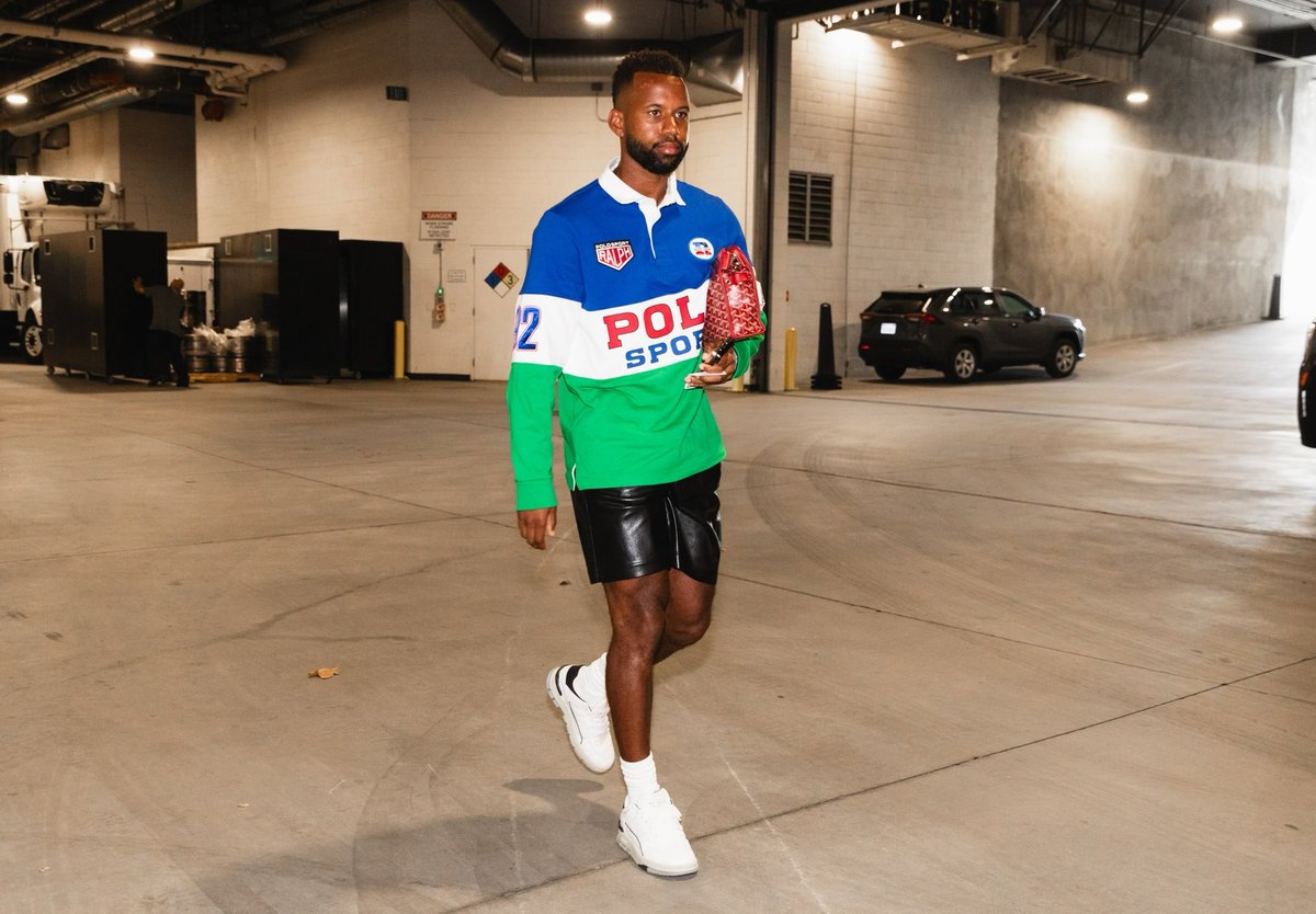 KellynAcosta's tweet photo. In my zone https://t.co/hXwI2rvmGB