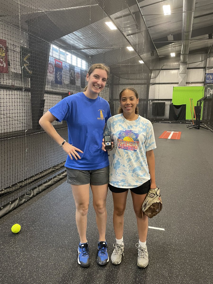 Karina Shuster tweet media